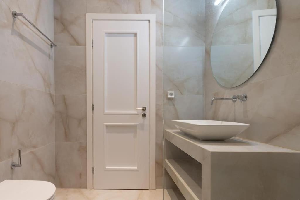 Modern Apartment In Ipitou, Plaka 아테네 외부 사진