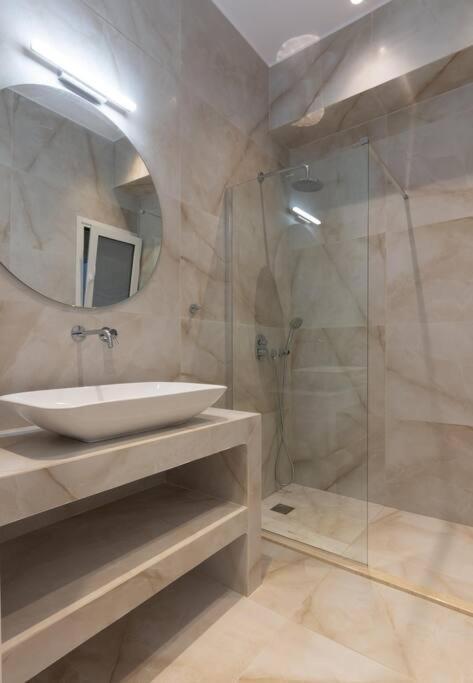 Modern Apartment In Ipitou, Plaka 아테네 외부 사진